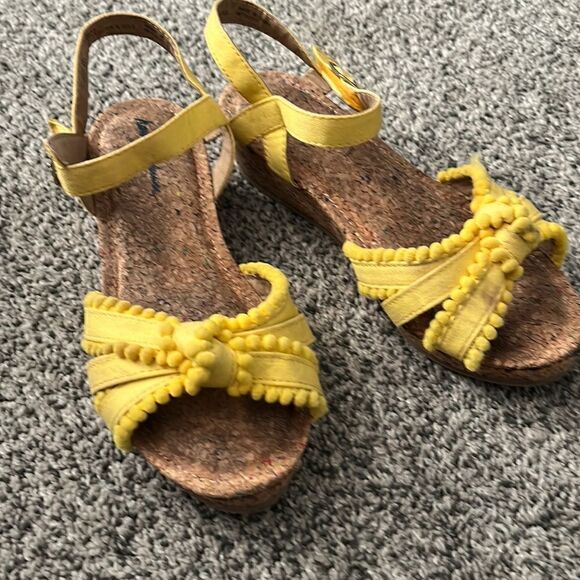Hanna Andersson - Karena Yellow Cork Heel Sandals - 4 - Picture 1 of 8
